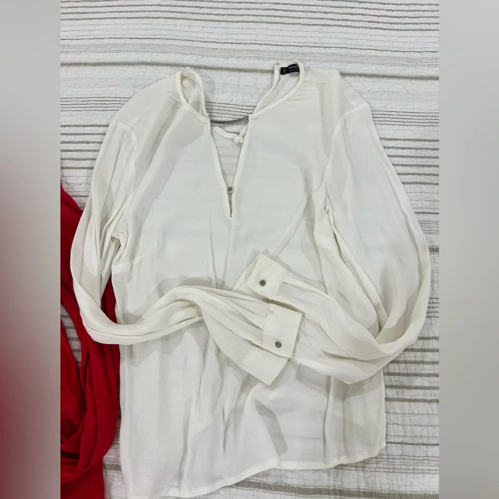 Two blouses - Picture 4 of 5